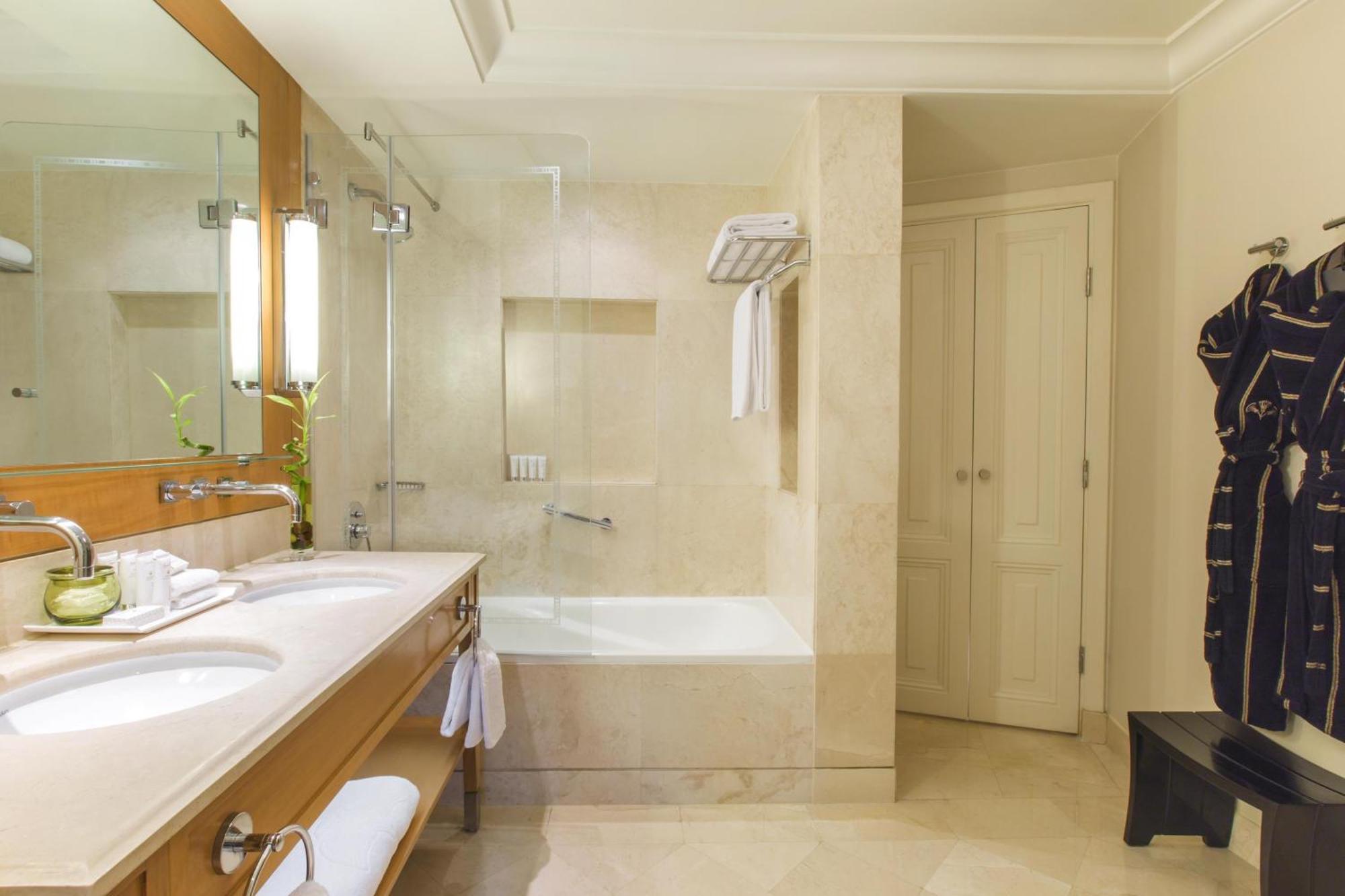 Kempinski Nile Hotel, Кайро Екстериор снимка